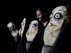 “La semplicità Ingannata. Satira per Attrice e Pupazze sul Lusso d’esser Donne” al Piccolo Orologio di Reggio