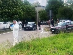 Accoltellato muore dissanguato in strada a Castelnuovo Rangone