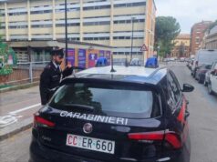I servizi antidroga dei carabinieri davanti alle scuole di Bologna portano all’arresto di un 55enne tunisino