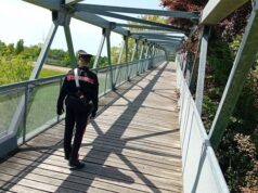 Correggio: preannuncia suicidio alla nonna via WhatsApp inviandole foto. Salvato dai Carabinieri