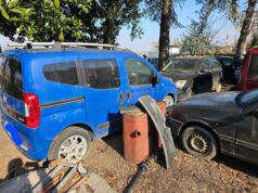 Discarica abusiva di veicoli e rifiuti pericolosi scoperta a Castel Maggiore dalla Polizia Locale: denunciate due persone