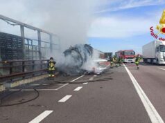 A fuoco rimorchio sulla A22