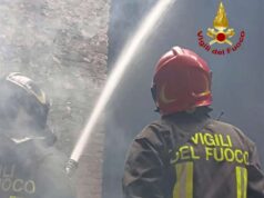 Tetto di un’abitazione a fuoco a Guastalla