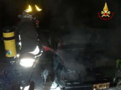 Auto distrutta dalle fiamme, nella notte a Gattatico