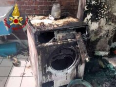 Bologna: lavatrice a fuoco su di un terrazzo. Soccorsi nonna e nipotino