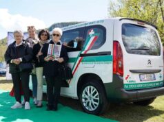 A Castelnovo Monti inaugurato un nuovo mezzo per i servizi sociali in memoria di Giuseppe Gaspari