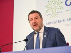 Salvini “Ci vuole più Italia in Europa, poteri forti non ci amano”