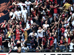 Non basta Pinamonti, vince il Genoa, Sassuolo nei guai