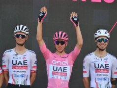A Kooij lo sprint di Napoli, Pogacar resta leader del Giro