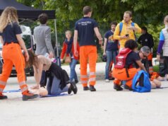Croce Viola insegna il primo soccorso nei parchi milanesi