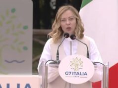 Meloni inaugura centro sportivo a Caivano “Lo Stato non permette zone franche”