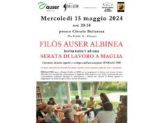 Una sera di lavoro a maglia per Senonaltro con il filòs Auser di Albinea