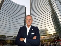 “Instant Theatre. Signore e Signori, si chiude!”: Enrico Bertolino torna al Celebrazioni di Bologna