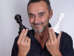 Giuseppe Giacobazzi prosegue le repliche de ‘Il pedone’ al Celebrazioni di Bologna