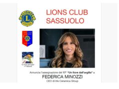 “Un fiore dall’argilla” alla CEO di Iris Ceramica Group, Federica Minozzi