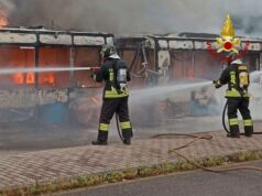 Autobus distrutto da incendio stamane a Correggio