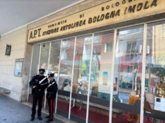 Ragazzino sfregiato sull’autobus mentre va a scuola nel bolognese, denunciato un 18enne