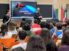 Un pugno e una manganellata durante la discussione: due minorenni denunciati in provincia di Bologna