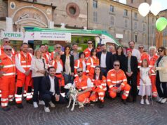 L’inaugurazione della nuova ambulanza per la Pubblica Assistenza Croce Verde è stata un momento di festa per la città