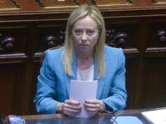 Meloni “Spostiamo l’asse dell’Europa a destra”