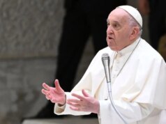 Papa “Non trasformiamo l’acqua in un mezzo di sfruttamento”