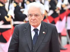 Mattarella consegna il tricolore per Parigi 2024