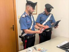 Nel bolognese i carabinieri intervengono per una lite ma trovano droga e oggetti atti ad offendere