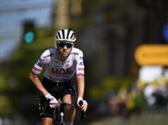 Vauquelin vince a Bologna, Pogacar in maglia gialla