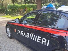 Deruba la borsa ad un’anziana intenta a fare spesa. Donna denunciata a Poviglio