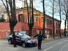 Reggio Emilia: rapinatore immortalato e smascherato, la vittima lo fotografa e i carabinieri lo denunciano