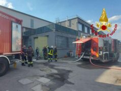 Principio d’incendio a Bologna in un capannone adibito a magazzino