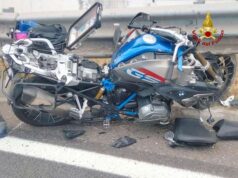 Schianto in Tangenziale a Bologna: morto un motociclista, ferite gravi per la donna trasportata