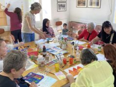 “La donna dentro allo specchio” domenica a Le Ciminiere di Scandiano