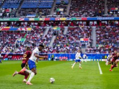 Un autogol manda ai quarti la Francia, Belgio fuori