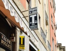 Intesa Sanpaolo, nuovo accordo con Mooney per i prelievi gratuiti