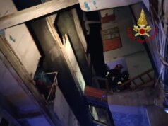 Terza vittima del crollo a Scampia, donna ferita muore in ospedale