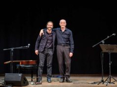 ‘Il resto della settimana’: a Correggio il cantante-attore Peppe Servillo insieme alla chitarra di Cristiano Califano