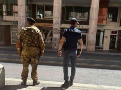 Bologna: strappa catenina d’oro ad un giovane sull’autobus e fugge. Arrestato