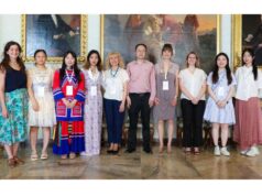 Delegazione di studentesse cinesi accolta in municipio a Modena