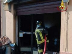 Incendio in un negozio-magazzino a Correggio