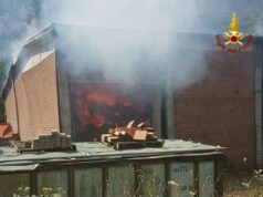 300 rotoballe coinvolte in un incendio a Castelnovo Monti