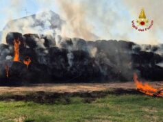 Rotoballe a fuoco a Reggiolo