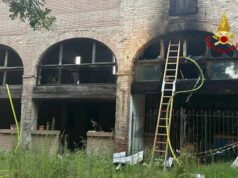 Incendio in un casolare abbandonato a Cadelbosco di Sopra
