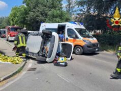 Motociclista morto in uno schianto a Zolla Predosa. Ferita una donna