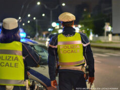 Aggressione in centro a Modena: minorenne in fuga bloccato dalla Polizia locale
