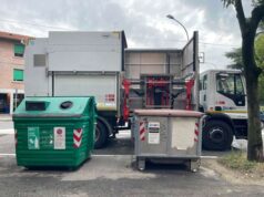 Lavaggio integrale dei cassonetti stradali, a Bologna in funzione i nuovi automezzi di Hera