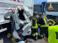Auto schiacciata tra mezzi pesanti in A1: morta coppia di anziani di Forlì
