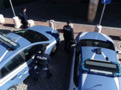 Crea scompiglio in un bar a Sassuolo, spintona un cliente poi se la prende con la Polizia