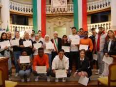 Reggio Emilia, oggi la consegna degli attestati di partecipazione al progetto di integrazione linguistica “Banchi d’estate”