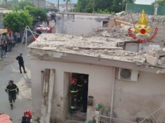 Crolla palazzina nel napoletano, morti due bambini. 2 persone estratte vive. 2 dispersi